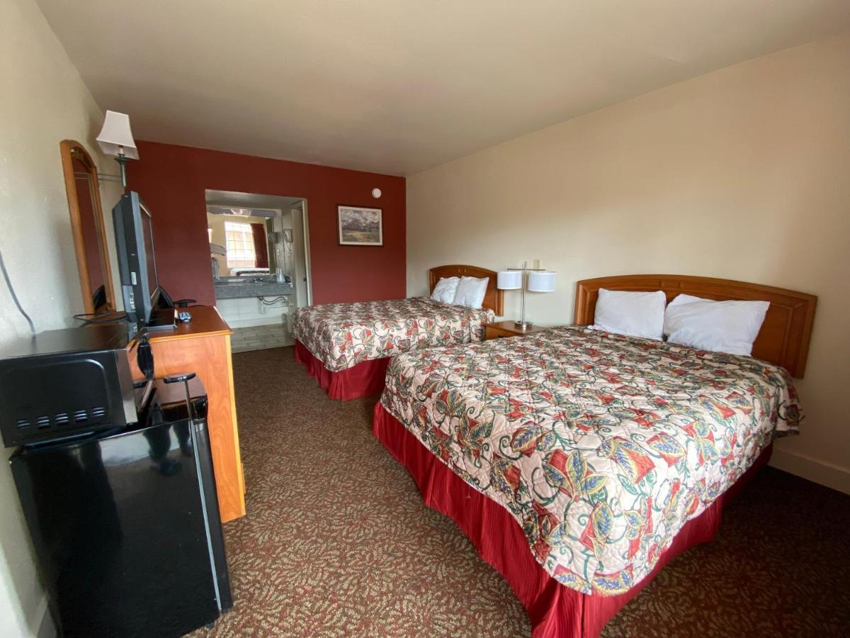 Travel Inn Lackland Sea World Сан-Антонио Экстерьер фото